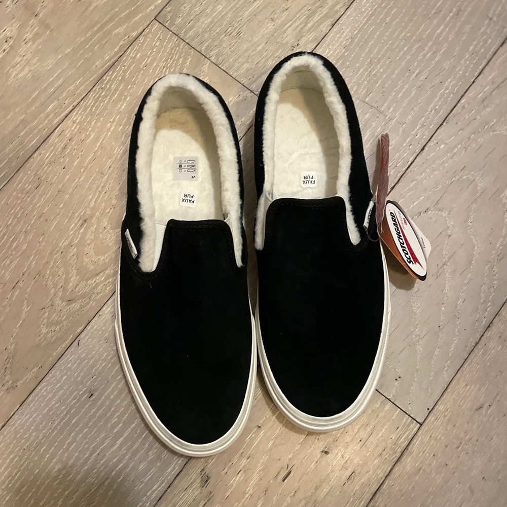 (New) VANS classic slip-on shoes / suede exterior & faux fur inside / black
